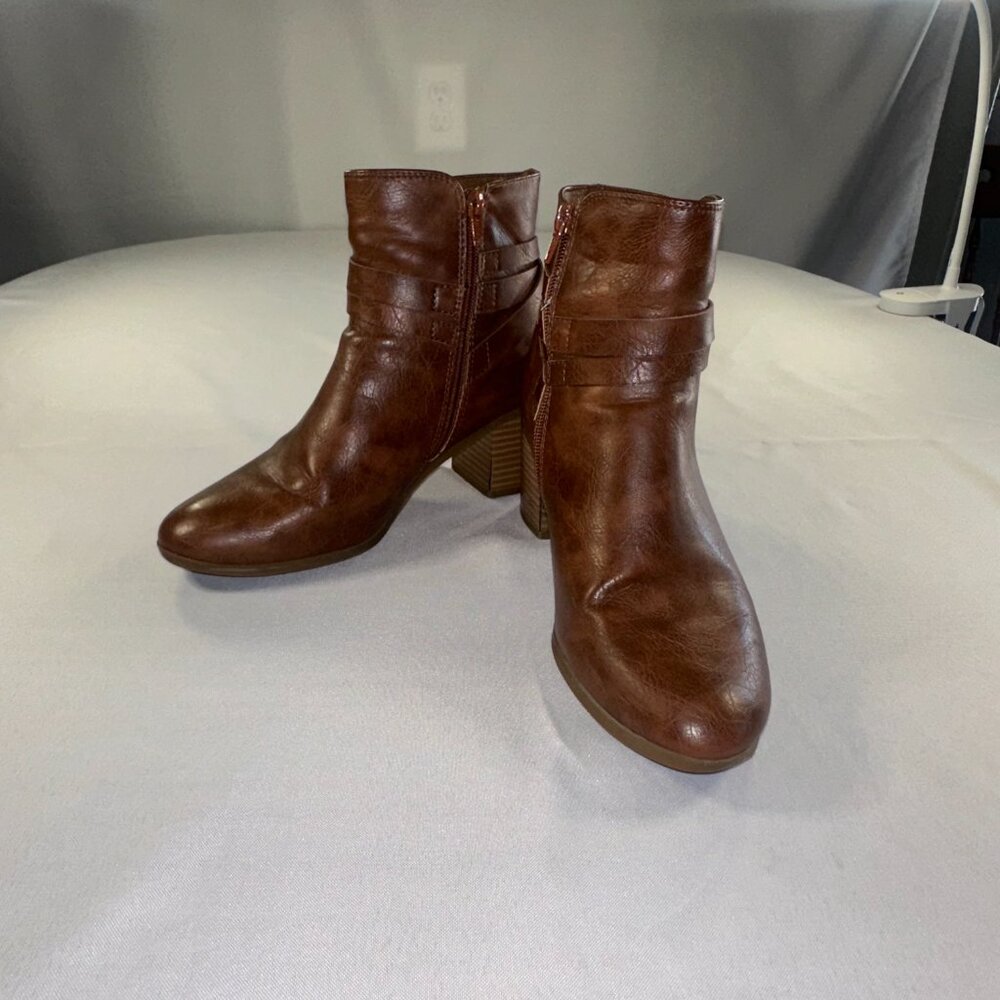 Frye & Co - Indiana Heeled Stacked Pleather Ankle Boots Brown Women's Size 8M